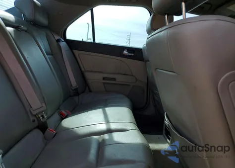 2005 Cadillac Sts from USA, damaged, VIN 1G6DW677850163947